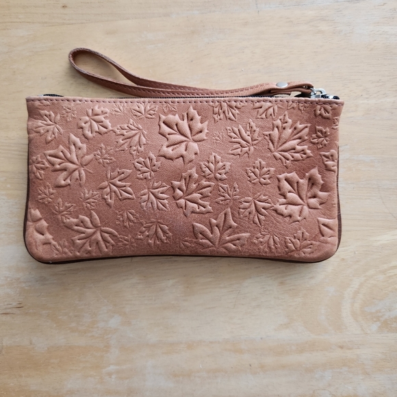 Spirt of the wild wristlet - Picture 6 of 6